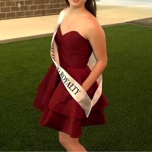 Elegant Burgundy Maroon Strapless Dress